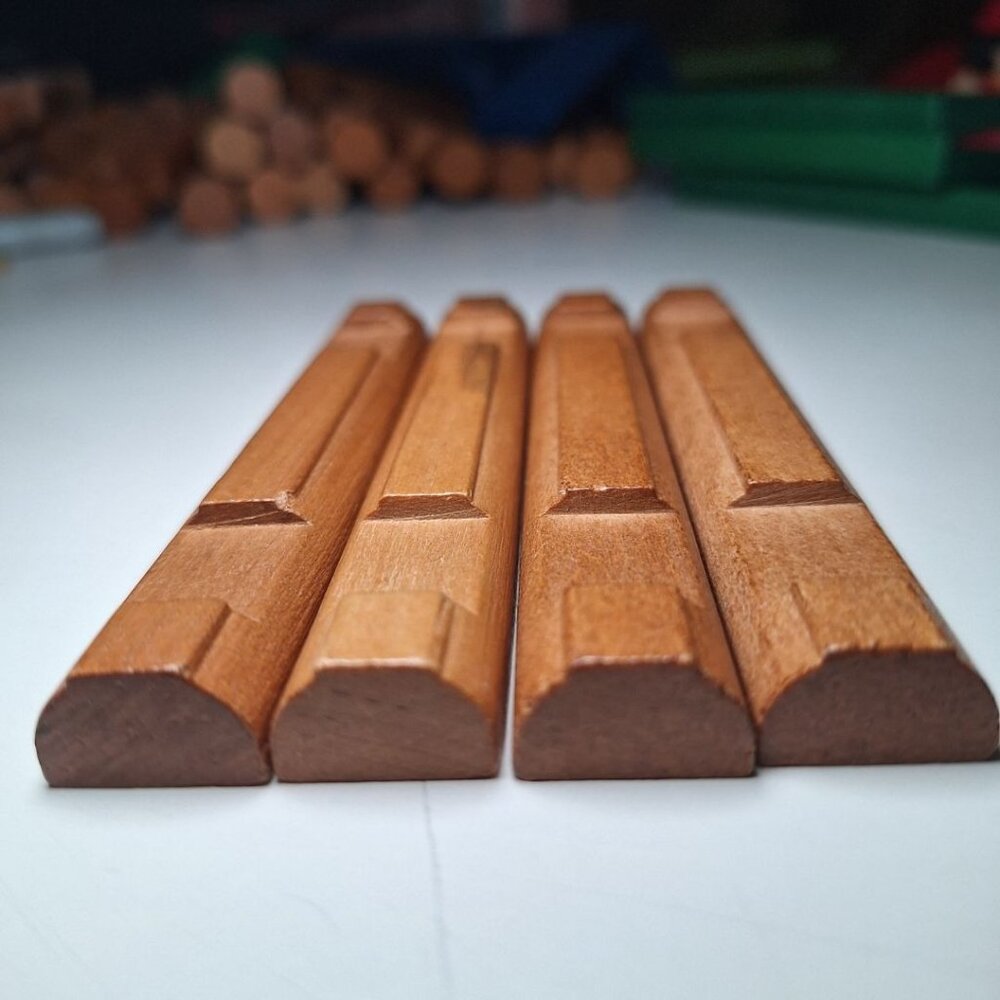 Lincoln Logs Flat Side Wood Triple Notch 4.5 Inch Long 4 Pieces Replacement Buil